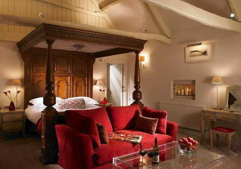 Tracy Park Hotel And Country Club