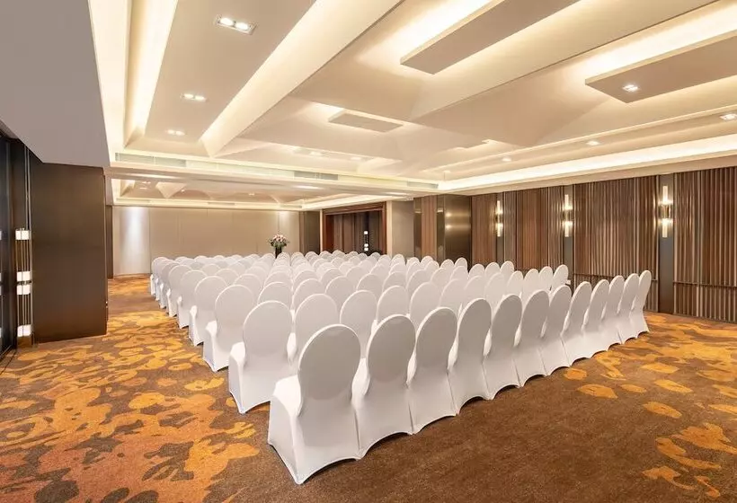 هتل Crowne Plaza Shanghai Fudan, An Ihg