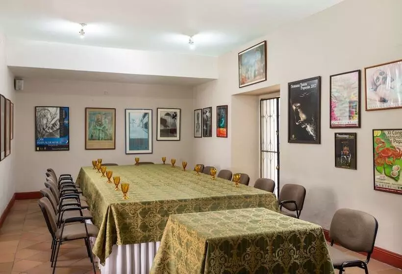 酒店 Dann Monasterio