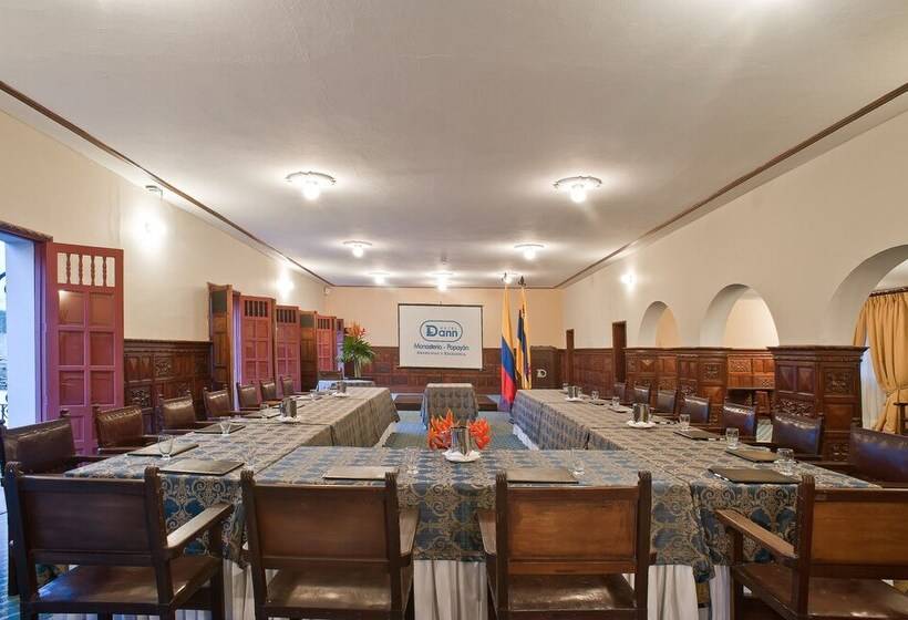 Hotel Dann Monasterio