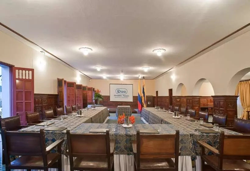 酒店 Dann Monasterio