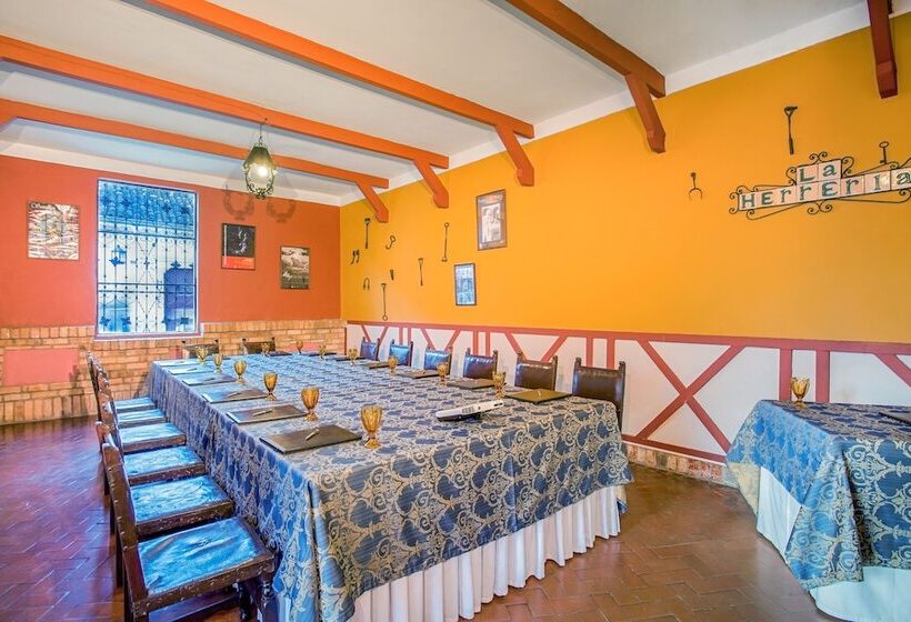 Hotel Dann Monasterio