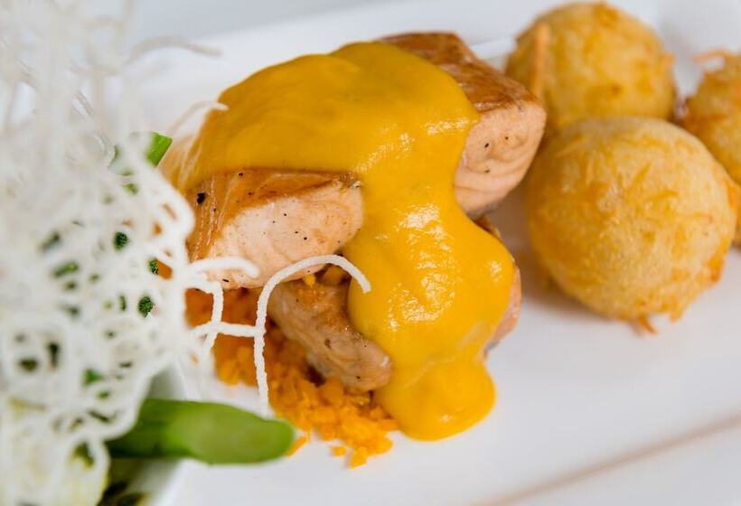 Hotel Dann Monasterio