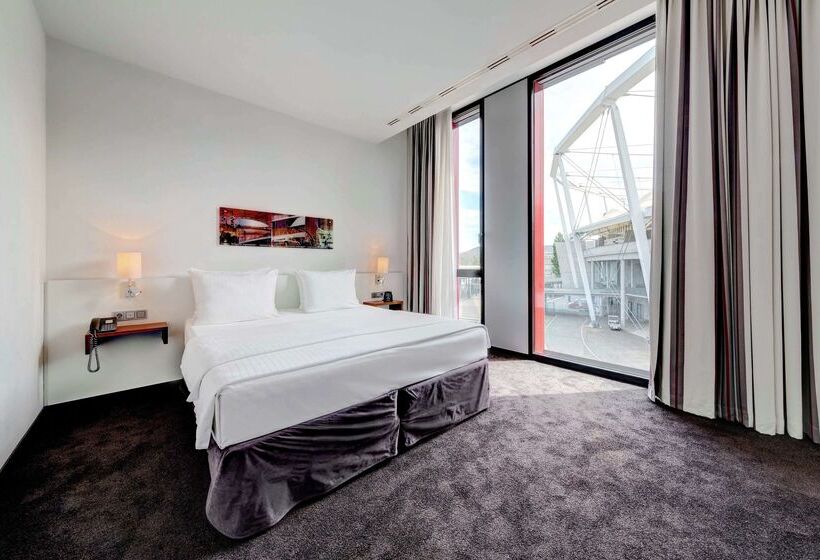 Hotelli Hilton Garden Inn Stuttgart Neckarpark