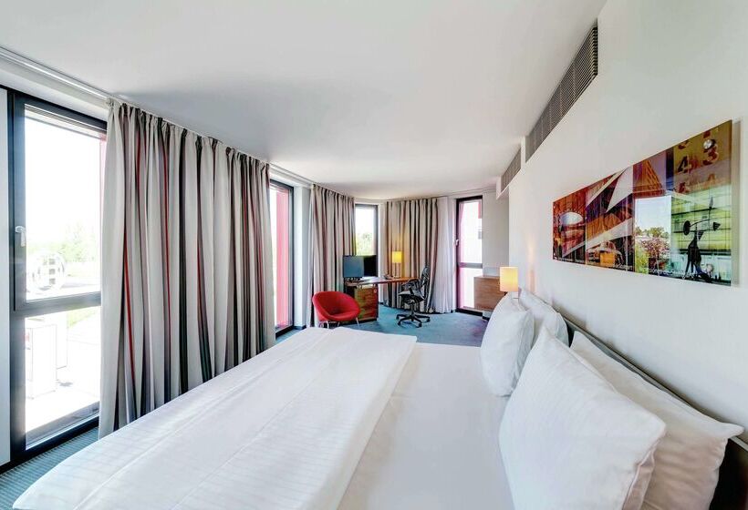 Hotelli Hilton Garden Inn Stuttgart Neckarpark