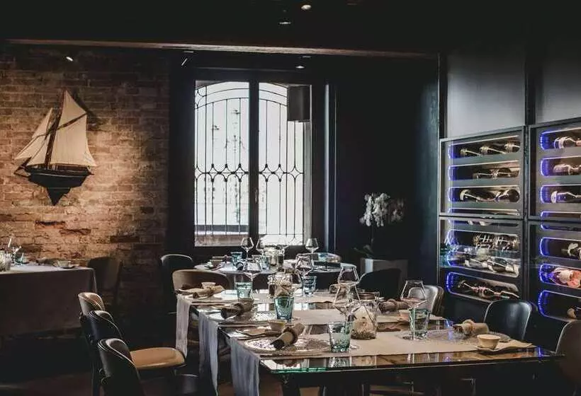 هتل Hilton Molino Stucky Venice