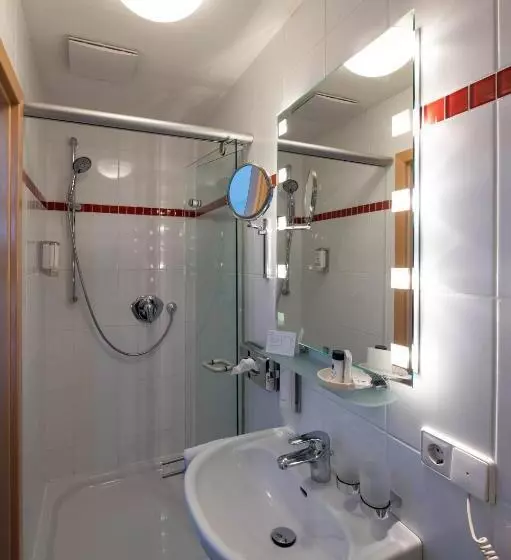 هتل Landschloss Korntal