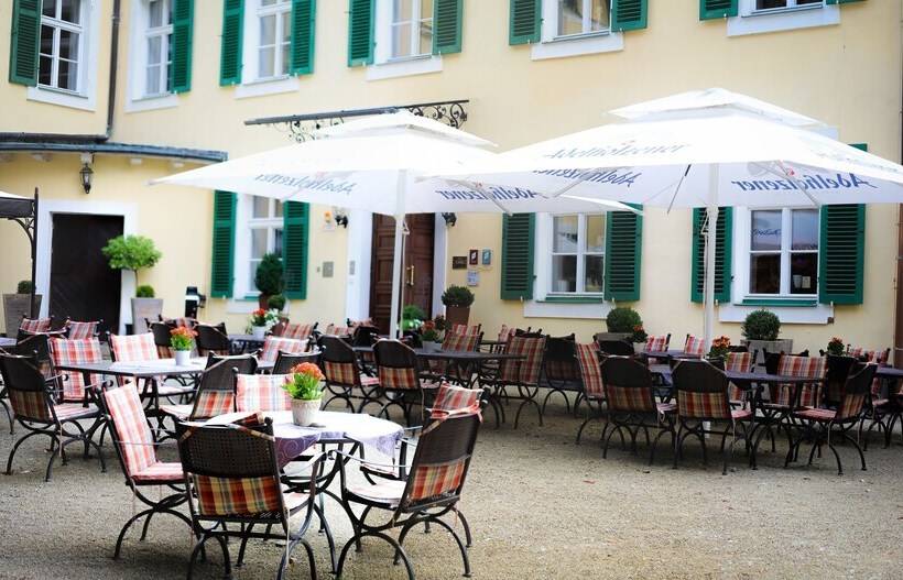 Hotel Schloss Burgellern