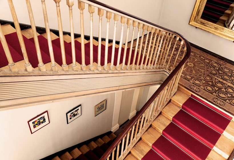 Hotel Schloss Burgellern