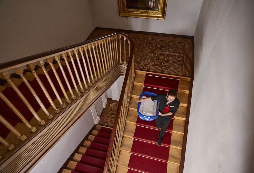 Hotel Schloss Burgellern