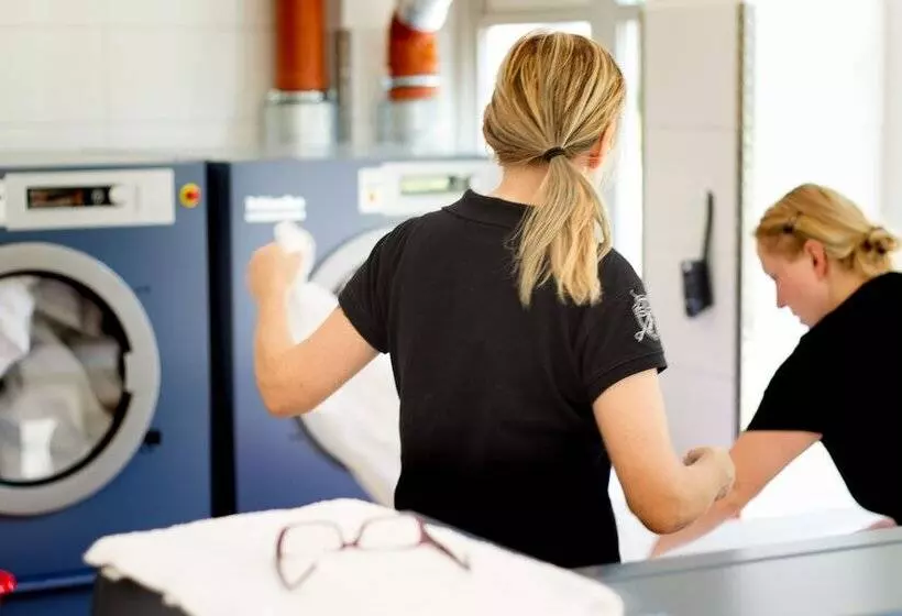 Отель Schloss Burgellern