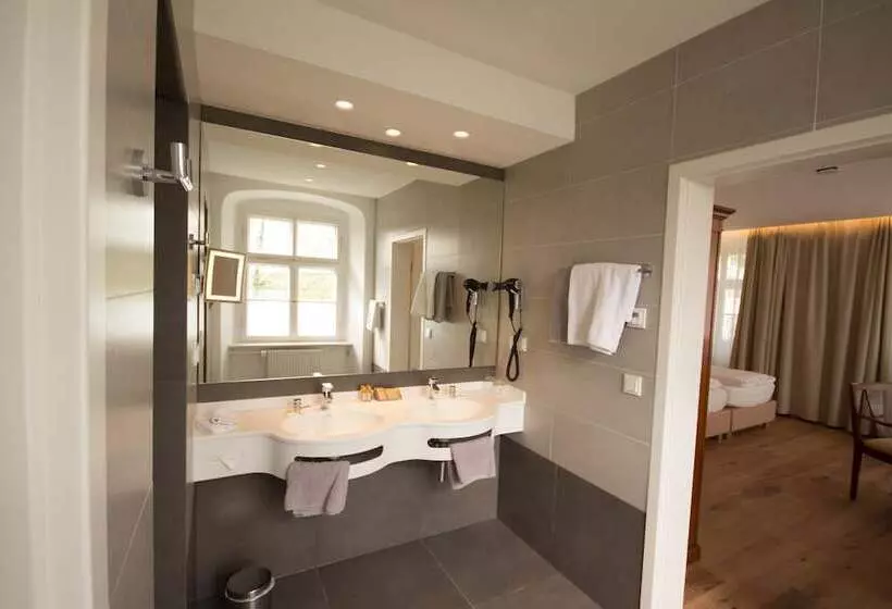 Отель Schloss Burgellern