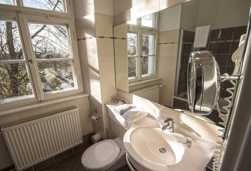 Hotel Schloss Burgellern