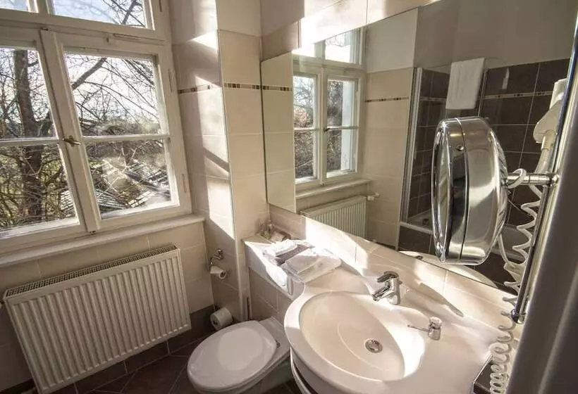 Отель Schloss Burgellern