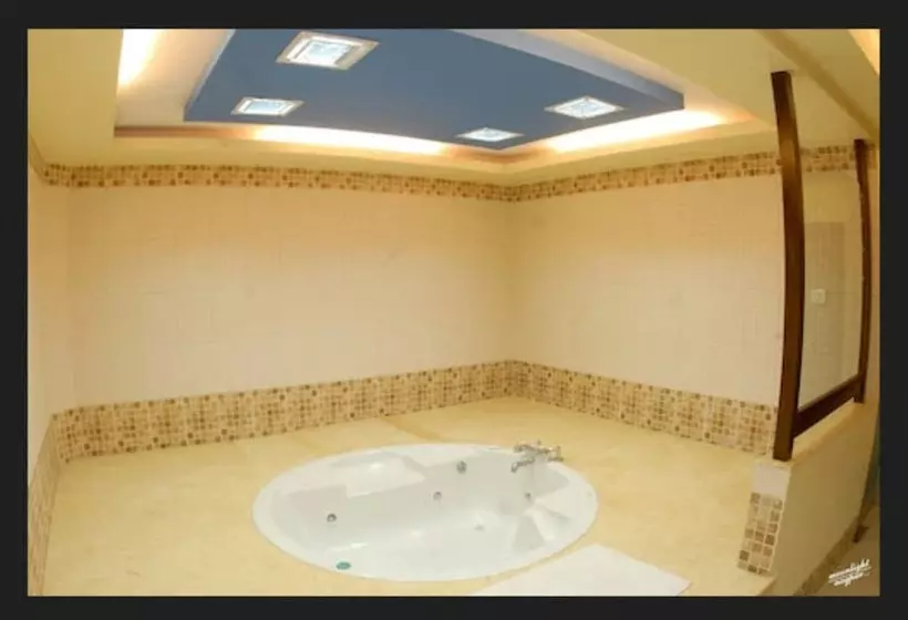 The Pride Hotel, Nagpur