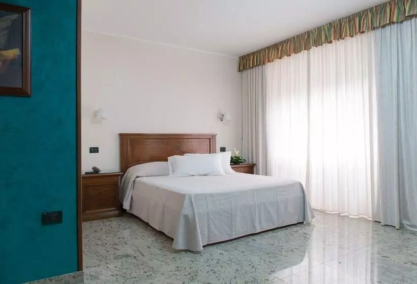 Отель Arcobaleno