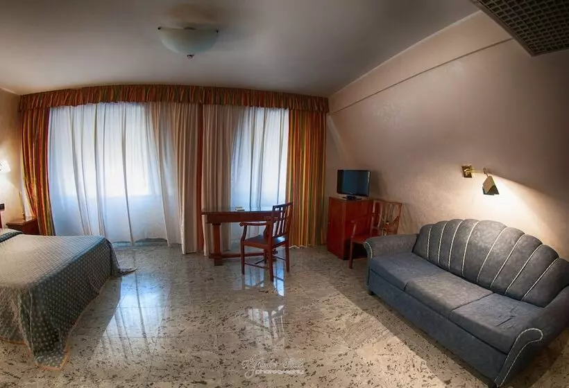 Отель Arcobaleno