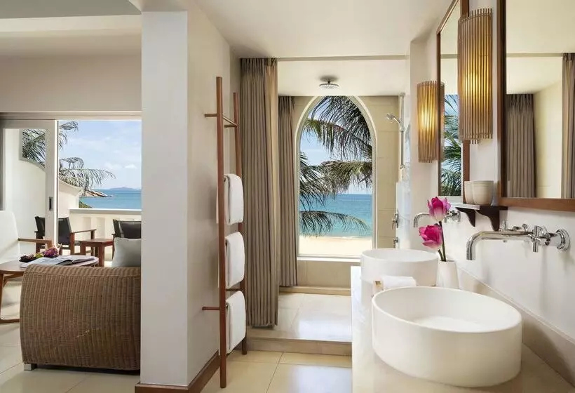 هتل Avani Quy Nhon Resort