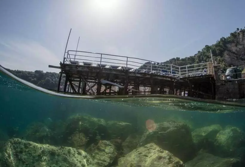 ホテル Baia Di Puolo