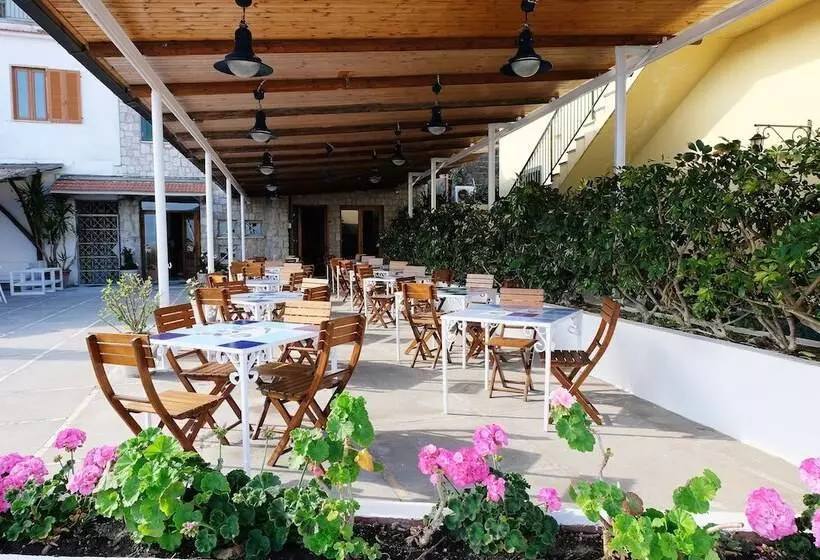 ホテル Baia Di Puolo