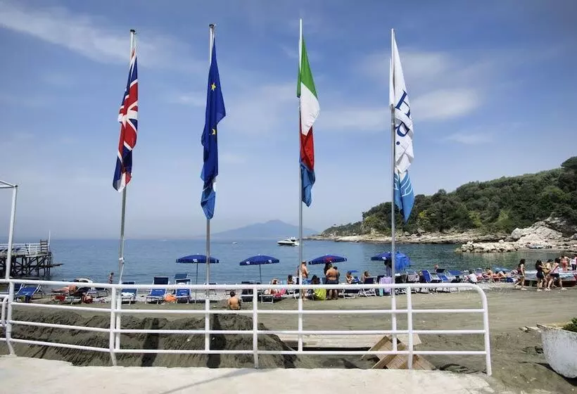 ホテル Baia Di Puolo