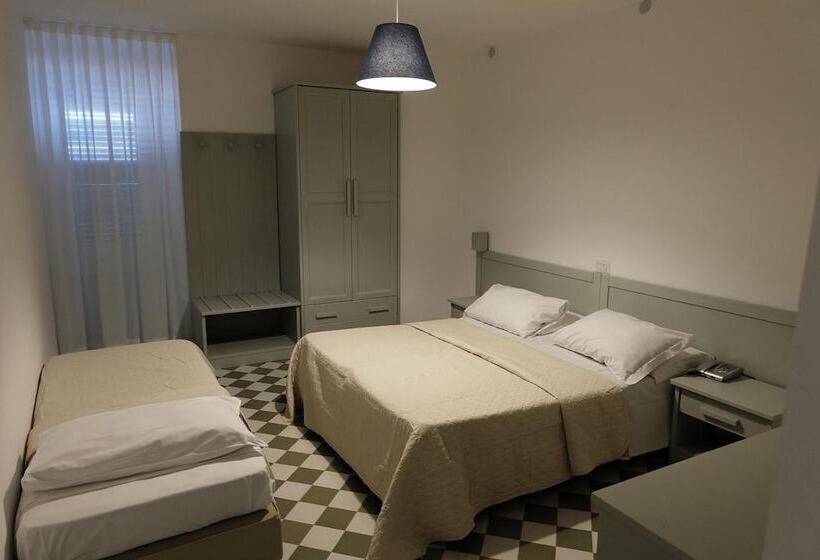 Отель Baia Di Puolo