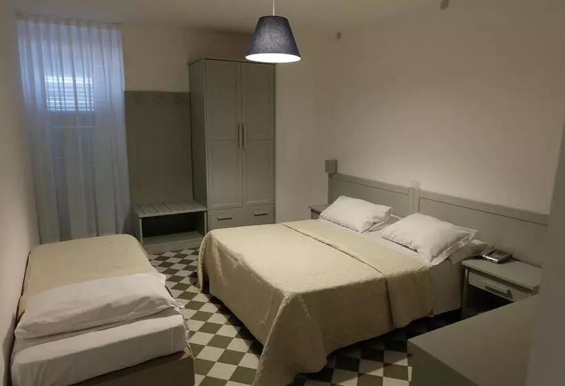 ホテル Baia Di Puolo