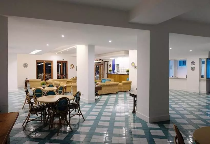 ホテル Baia Di Puolo