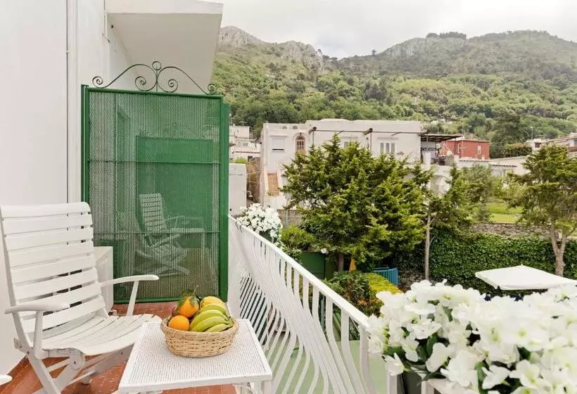 בית מלון כפרי Carmencita