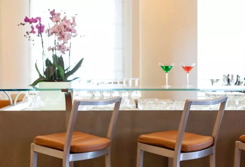 هتل Hilton Garden Inn Florence Novoli