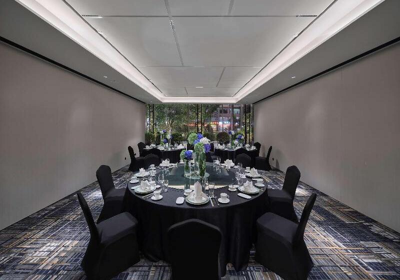 בית מלון כפרי Hilton Garden Inn Guangzhou Tianhe