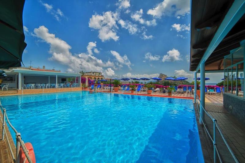 هتل Parco Cartaromana