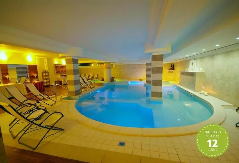 ホテル Parco Del Lago Resort & Spa