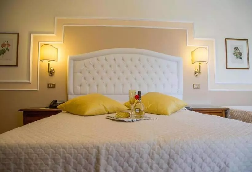 ホテル Parco Del Lago Resort & Spa