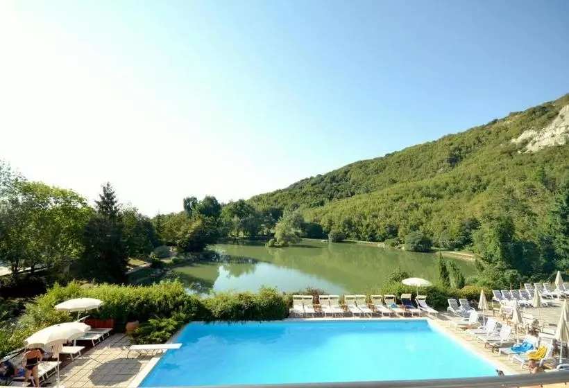 ホテル Parco Del Lago Resort & Spa