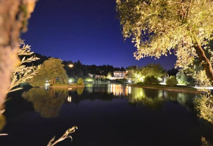 ホテル Parco Del Lago Resort & Spa
