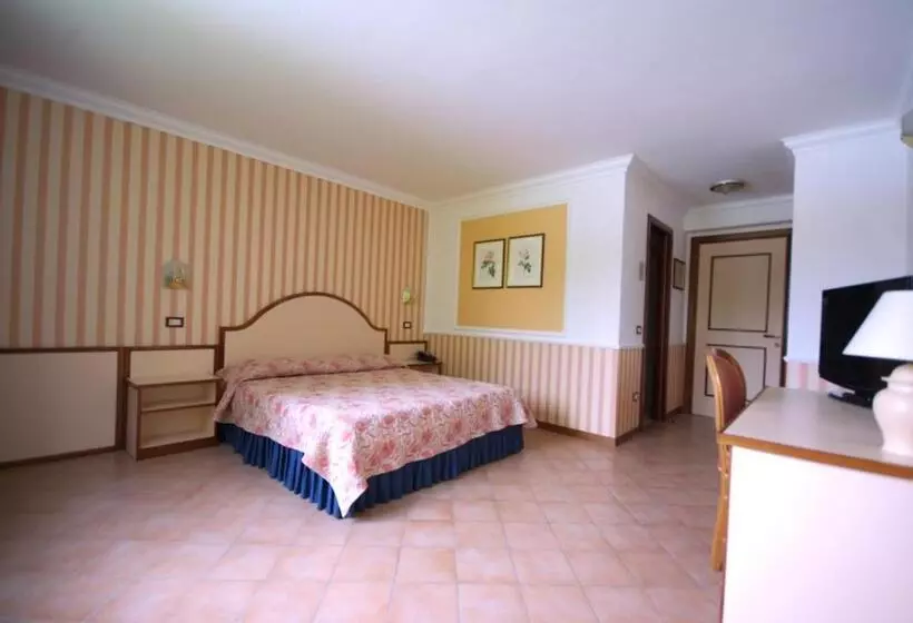 ホテル Parco Del Lago Resort & Spa
