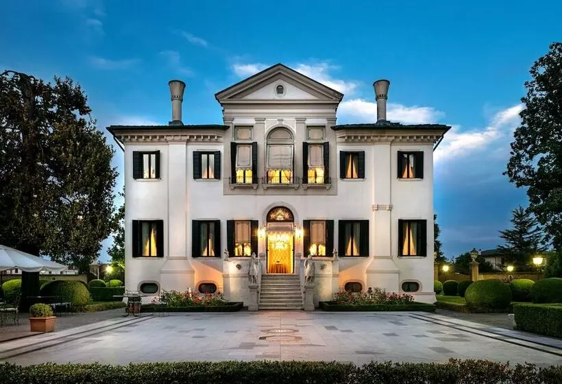 Villa Franceschi Hotel & Resort