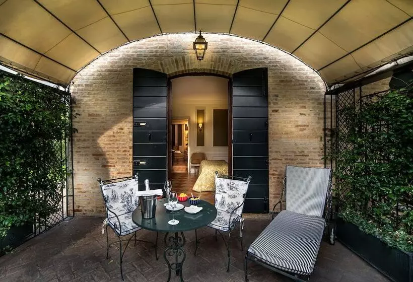 Villa Franceschi Hotel & Resort