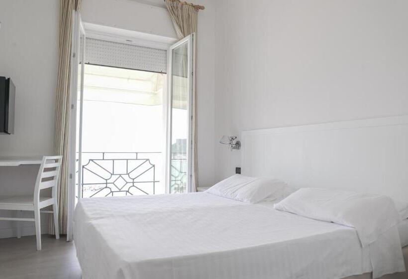 Отель Venere Azzurra