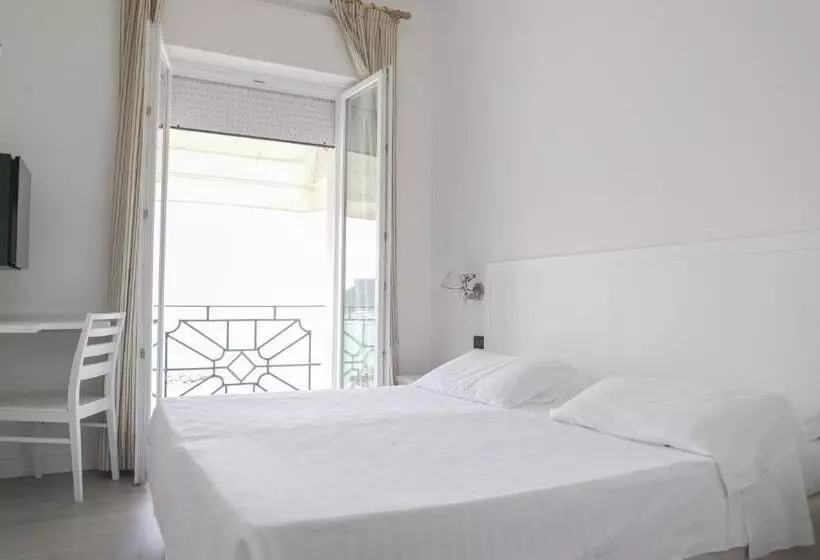 Отель Venere Azzurra