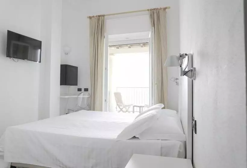 Отель Venere Azzurra