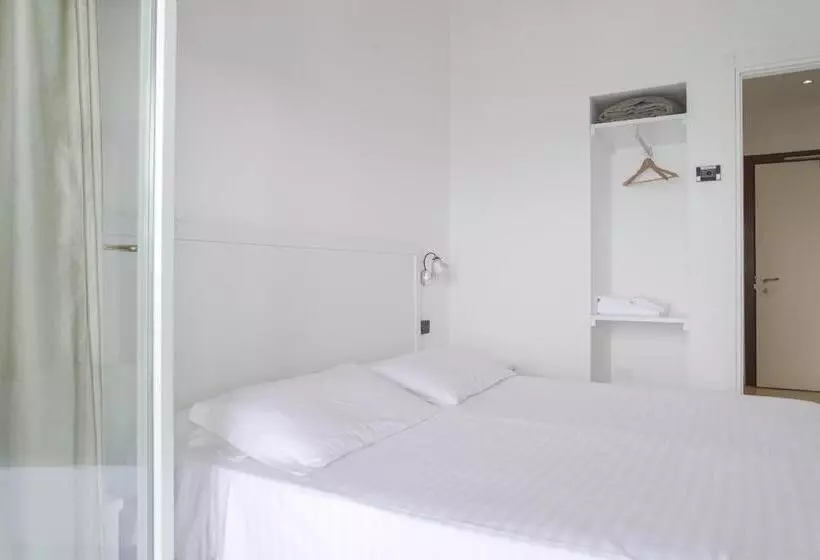 Отель Venere Azzurra