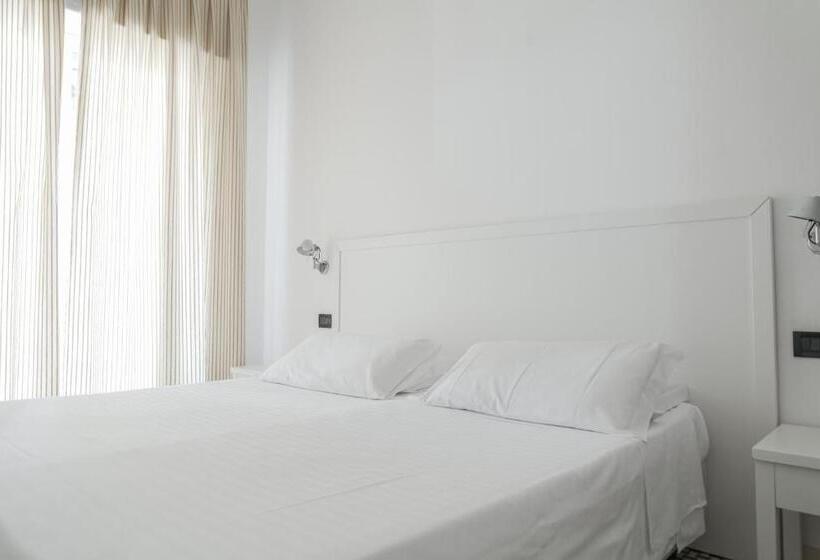 Отель Venere Azzurra