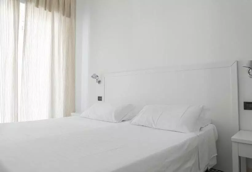 Отель Venere Azzurra