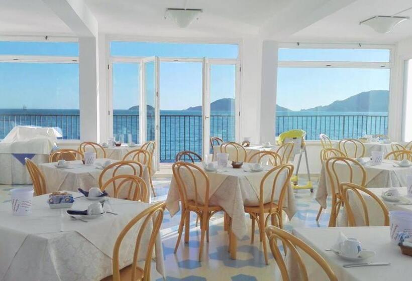 Отель Venere Azzurra