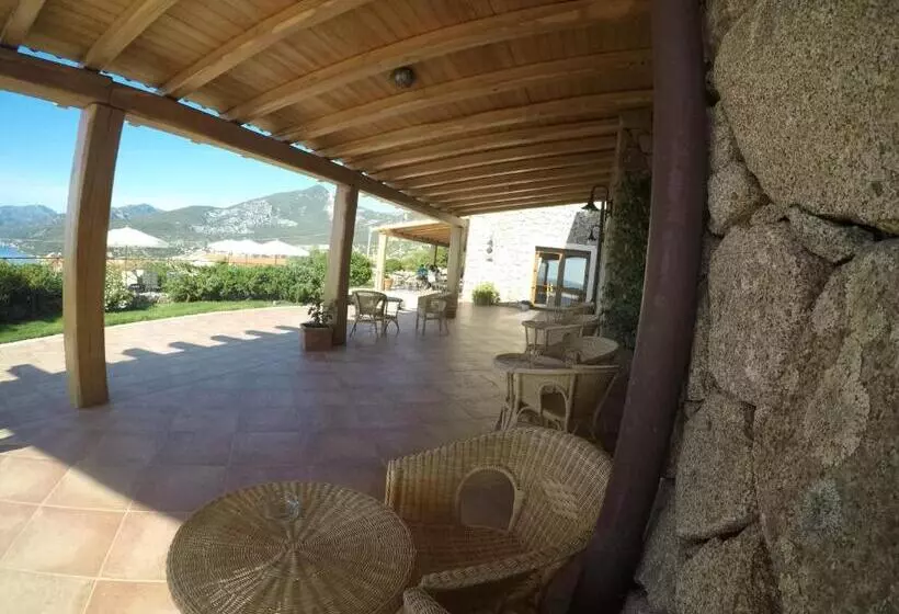 Отель Villa Gustui Maris