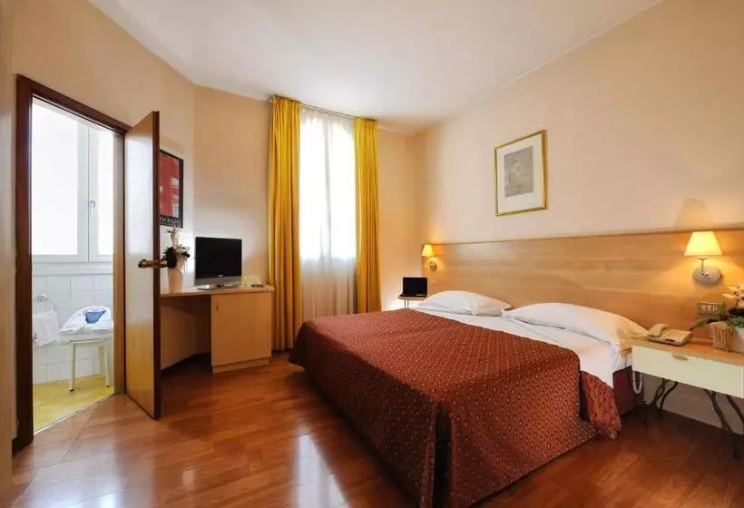 Отель Ziò Imola