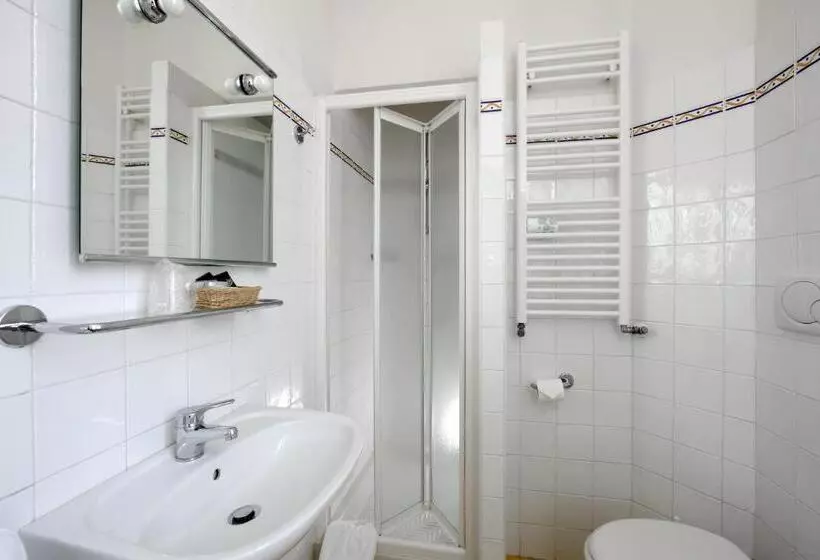 Отель Ziò Imola