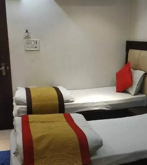 Adb Rooms Hotel Ashiana